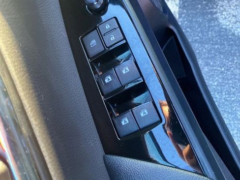 Used 2018 Toyota Prius Four image 20