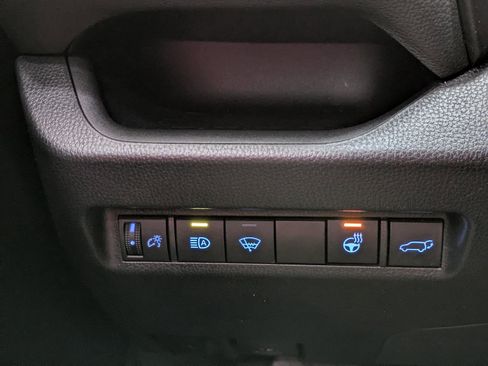 Used 2022 Toyota RAV4 XLE w/ Convenience Package image 4