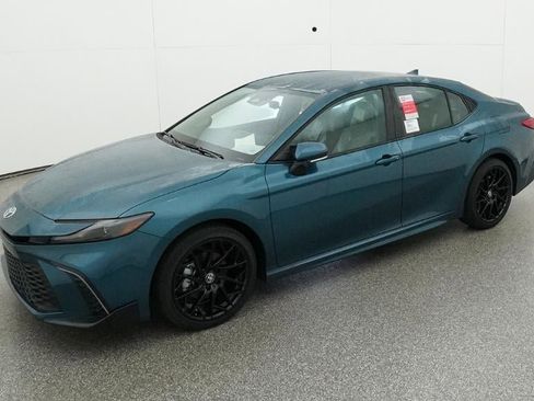 New 2026 Toyota Camry SE image 1