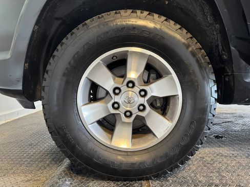 Used 2010 Toyota 4Runner Limited AWD/4WD image 30