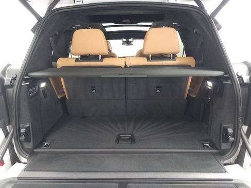 Used 2023 BMW X7 xDrive40i w/ M Sport Package AWD/4WD image 32