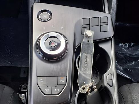 New 2026 Kia Sportage LX FWD image 11