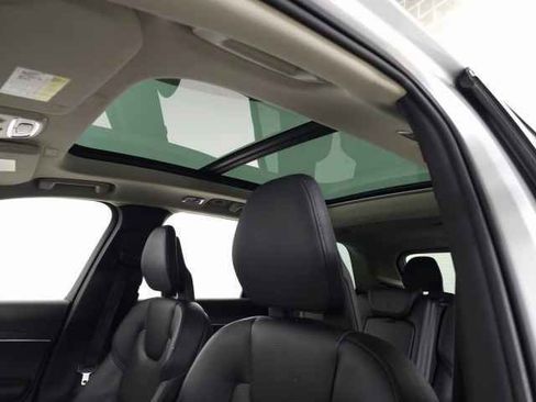 Used 2020 Volvo XC90 T5 Momentum w/ Protection Package image 16