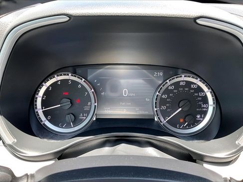 Used 2023 Toyota Highlander XLE FWD image 20