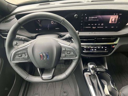 Used 2024 Buick Envista Avenir FWD image 2