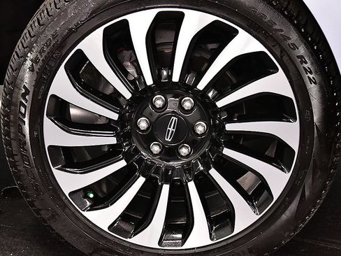Used 2023 Lincoln Navigator L Black Label AWD/4WD image 9