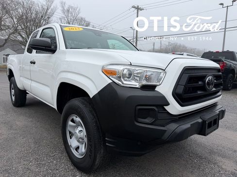 Used 2023 Toyota Tacoma SR RWD image 1