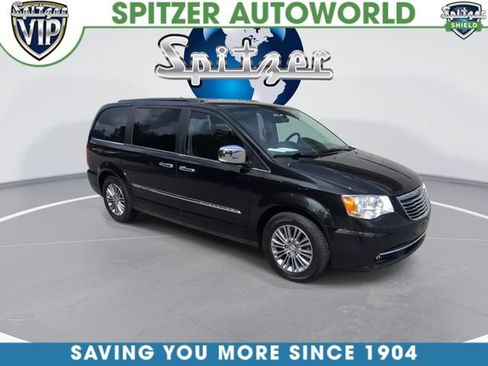 Used 2014 Chrysler Town & Country Touring-L w/ Driver Convenience Group FWD image 2