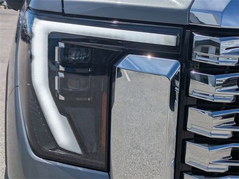New 2025 GMC Sierra 2500 Denali w/ Denali Reserve Package image 10