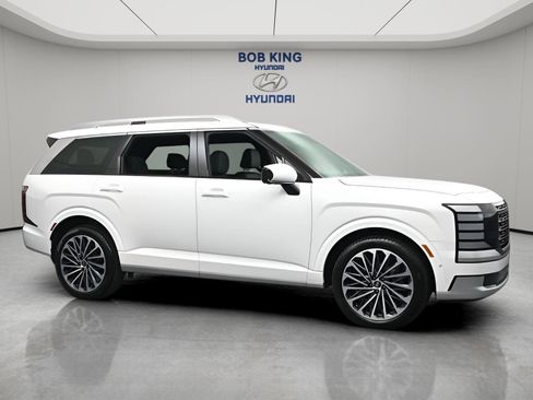 New 2026 Hyundai Palisade Calligraphy FWD image 2