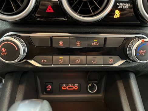 Used 2024 Nissan Sentra SV FWD image 49