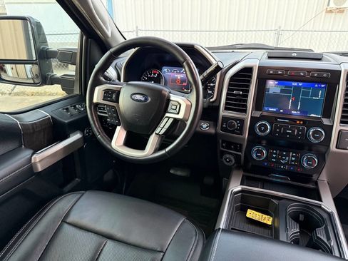 Used 2020 Ford F250 Lariat w/ Tremor Off-Road Package AWD/4WD image 23