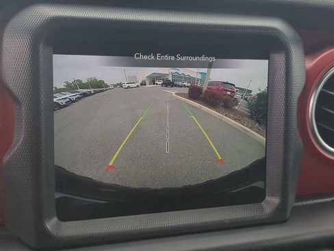 Used 2023 Jeep Wrangler Unlimited Rubicon w/ Steel Bumper Group image 20