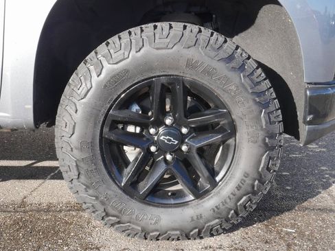 Used 2021 Chevrolet Silverado 1500 LT Trail Boss image 11