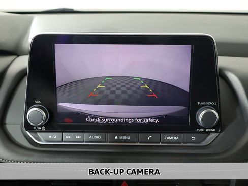 Used 2024 Nissan Rogue S image 4