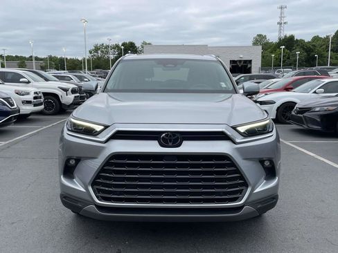 Used 2024 Toyota Grand Highlander AWD image 3