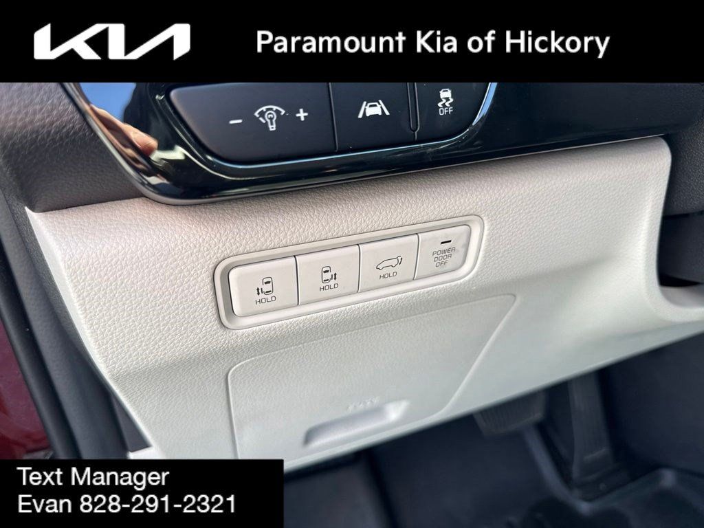 Used 2023 Kia Carnival SX Prestige FWD image 27