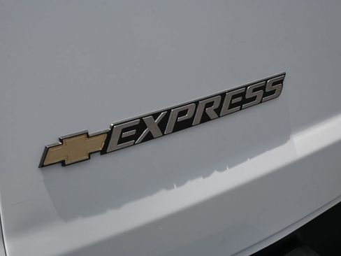 Used 2025 Chevrolet Express 2500 w/ Driver Convenience Package RWD image 24