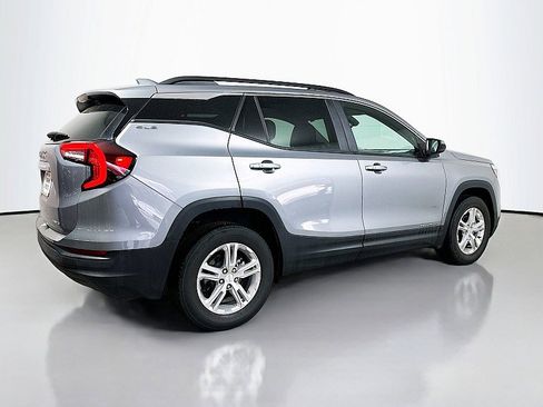 Used 2024 GMC Terrain SLE w/ Driver Convenience Package image 7