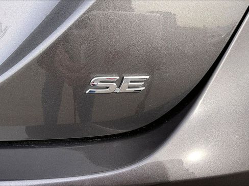 Used 2021 Toyota Camry SE image 28