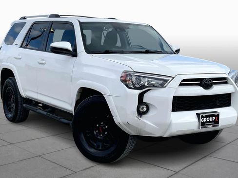 Used 2021 Toyota 4Runner SR5 image 2