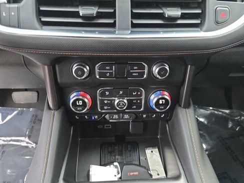 Used 2024 GMC Yukon XL AT4 w/ Technology Package image 23