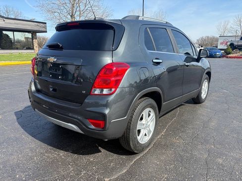 Used 2018 Chevrolet Trax LT w/ LT Convenience Package FWD image 13