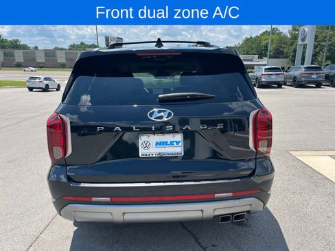 Used 2024 Hyundai Palisade Limited FWD image 7