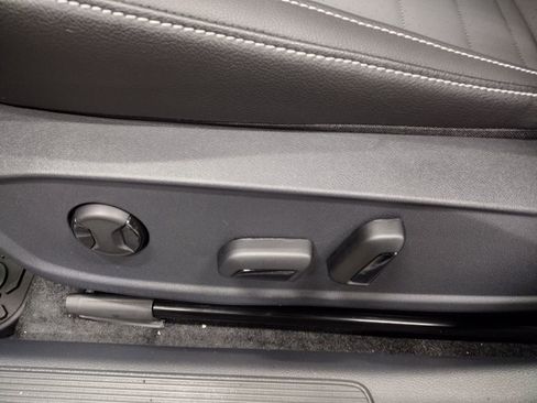 New 2026 Volkswagen Jetta SE image 17