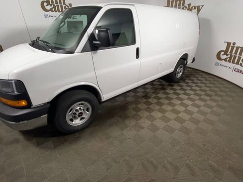New 2026 GMC Savana 2500 RWD image 4