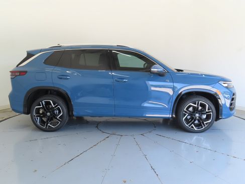 New 2026 Volkswagen Tiguan SEL R-Line AWD/4WD image 2
