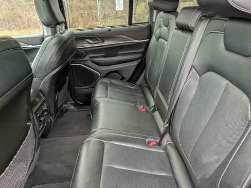 Used 2022 Jeep Grand Cherokee Limited 4xe w/ Luxury Tech Group II AWD/4WD image 25