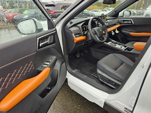 New 2025 Mitsubishi Outlander SEL image 14