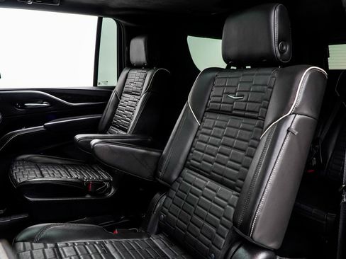 Used 2019 Cadillac Escalade Luxury image 49