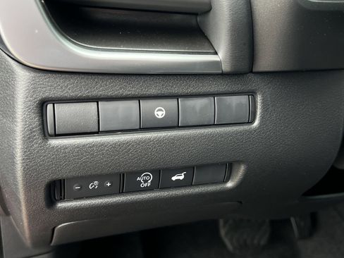 Used 2026 Nissan Rogue SV FWD image 12