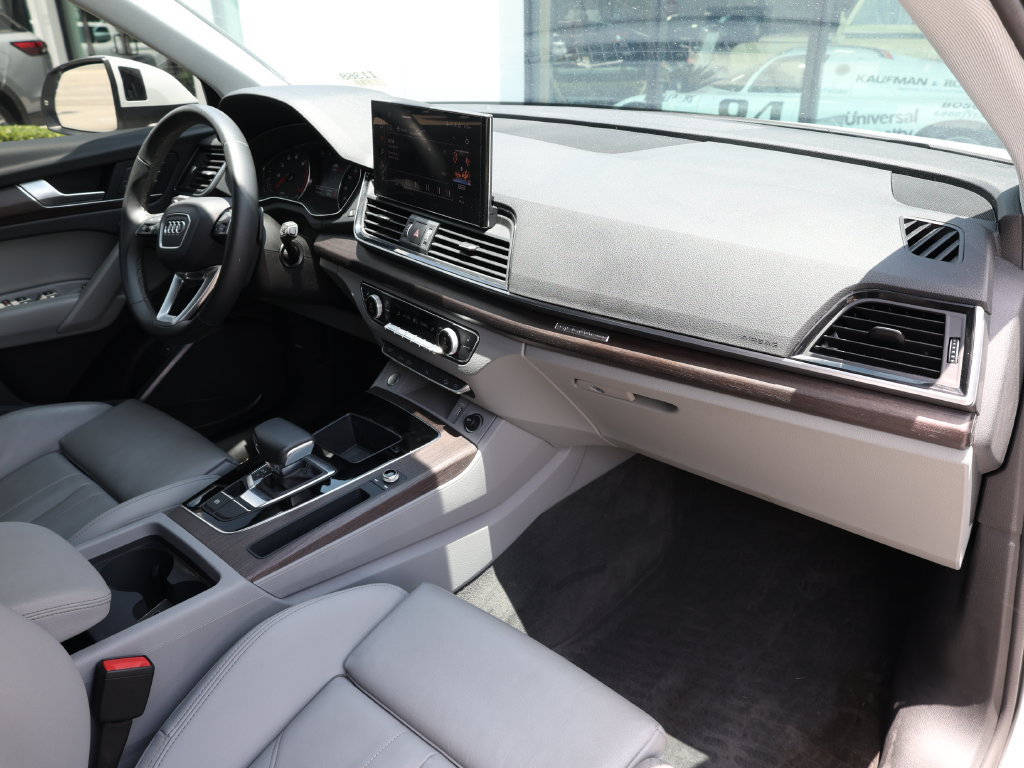 Used 2024 Audi Q5 2.0T Premium w/ Convenience Package AWD/4WD image 21