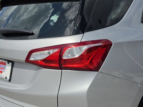 Used 2019 Chevrolet Equinox LS FWD image 11