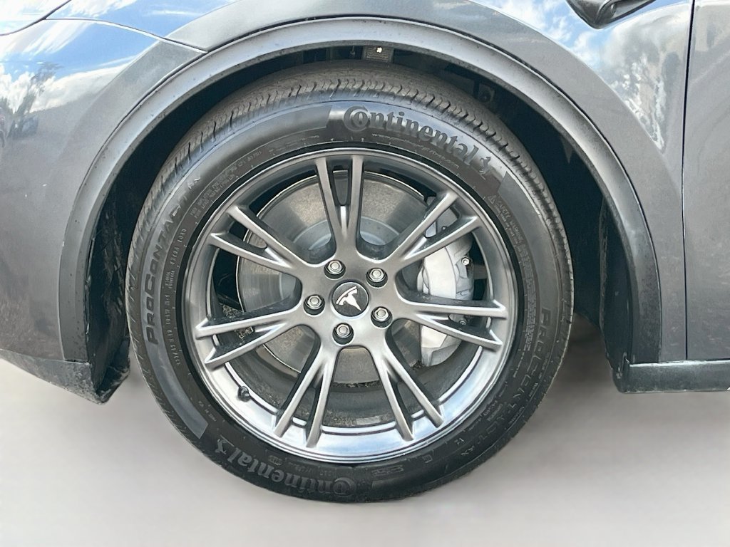 Used 2025 Tesla Model Y Long Range RWD image 31