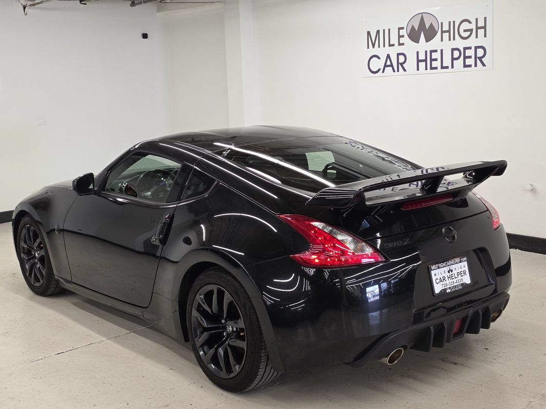 Used 2017 Nissan 370Z Coupe RWD image 11