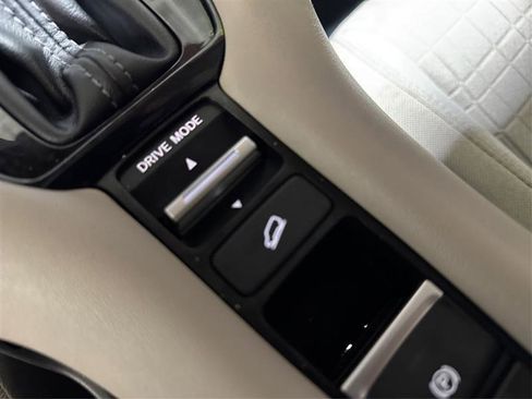 Used 2024 Honda HR-V LX image 25