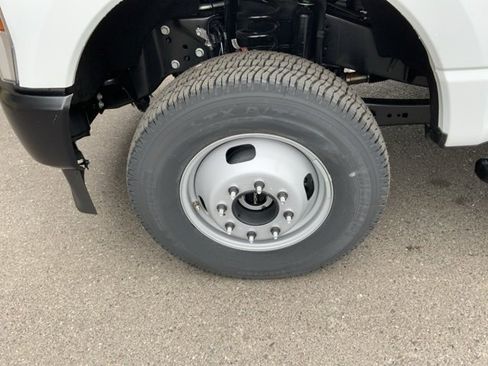 Used 2024 Ford F350 XL w/ Snow Plow Prep Package image 24