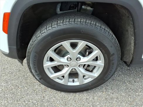 Used 2023 Jeep Grand Cherokee L Limited AWD/4WD image 11