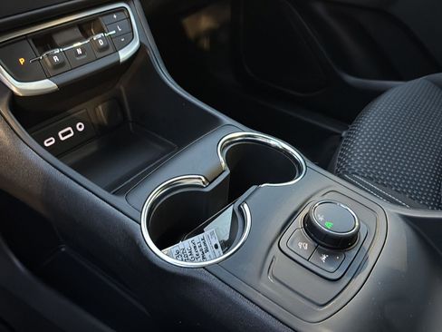 Used 2024 GMC Terrain SLE image 24