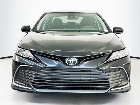 Used 2024 Toyota Camry LE image 2