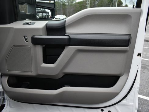 Used 2018 Ford F250 XL w/ Power Equipment Group image 39