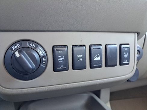 Used 2011 Nissan Frontier SL image 33