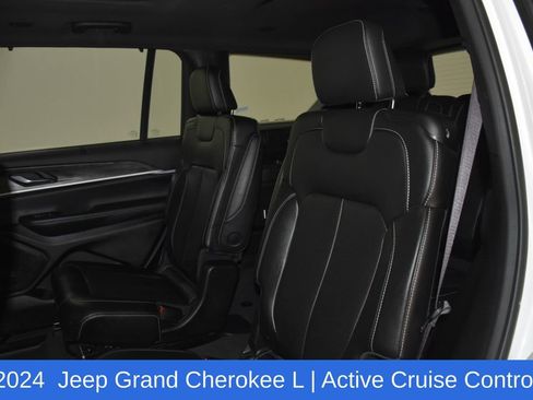 Used 2024 Jeep Grand Cherokee L Limited w/ Luxury Tech Group II image 28
