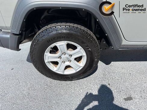Used 2022 Jeep Wrangler Unlimited Sport AWD/4WD image 17