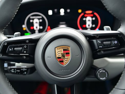 Certified 2025 Porsche 911 Carrera image 28