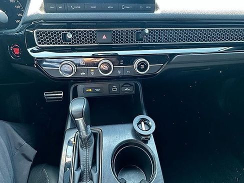 Used 2024 Honda Civic Sport image 3